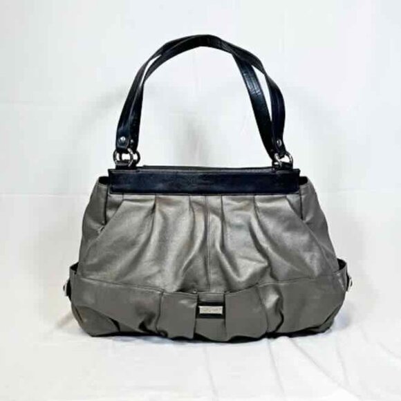 Miche Handbags - EUC - Miche Oakley Prima Shell Bag Silver Vegan Leather handles & carabiners